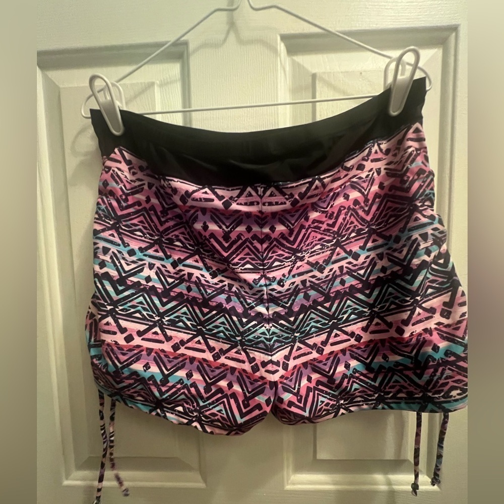 Women's Pink and Black Geometric Swim Shorts